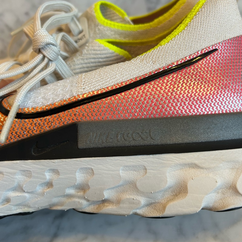 Nike React Flyknit Men’s Sneaker Size 9 – Lightly Used - Picture 3 of 10